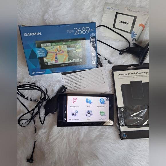 Garmin nuvi 2689LMT Automobile Portable GPS Navigator With Carrying Case - Picture 8 of 9